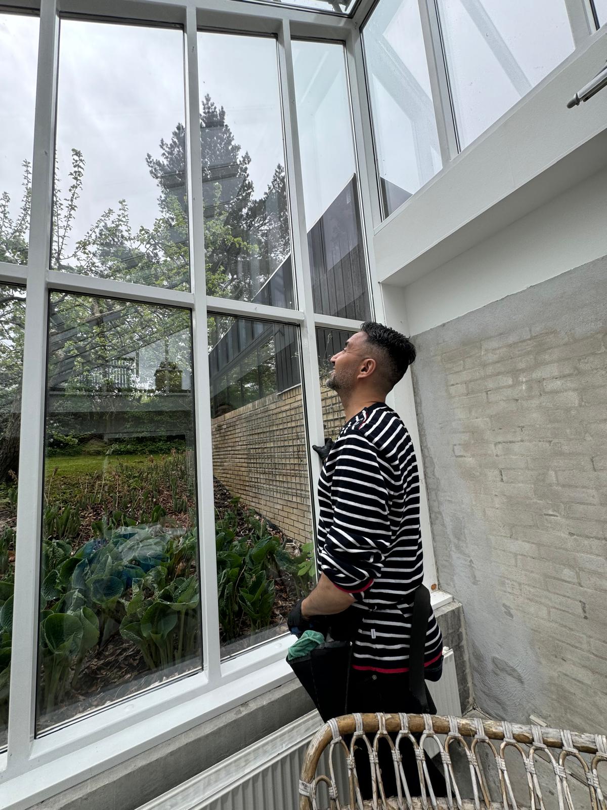 picture of a windowcleaner